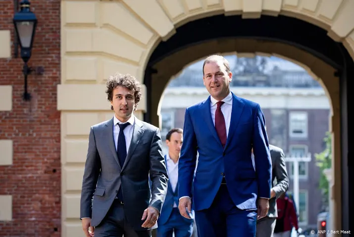 rutte praat gl en pvda bij over pensioenen