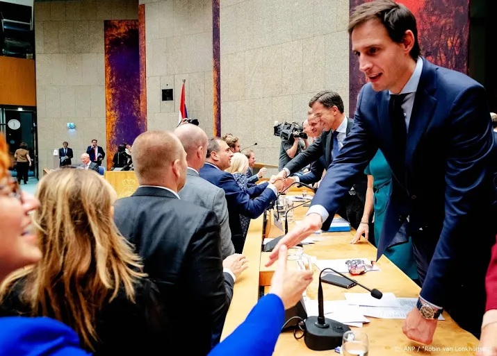 rutte roept op vanaf vandaag geen handen meer schudden
