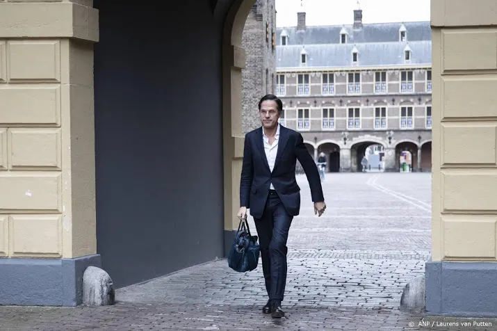 rutte zou het gek vinden om twee weken na zege terug te treden