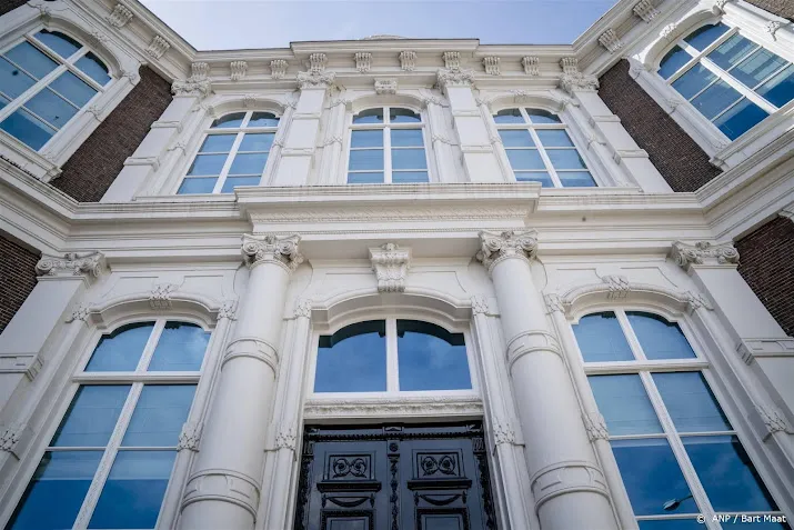 rvs amsterdams verbod op vakantieverhuur woningen gaat te ver