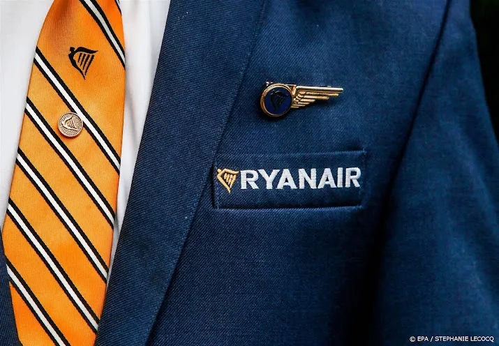 ryanair neemt extra cabinepersoneel aan om sterke vraag reizen