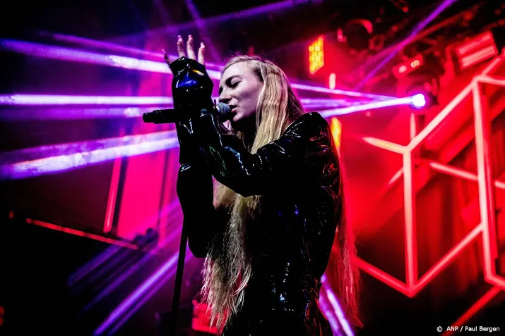 s10 als achtste podium op in eerste halve finale songfestival
