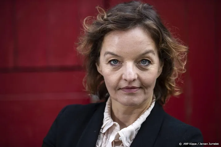 sanne wallis de vries niet bij kapsalon theater vanwege corona