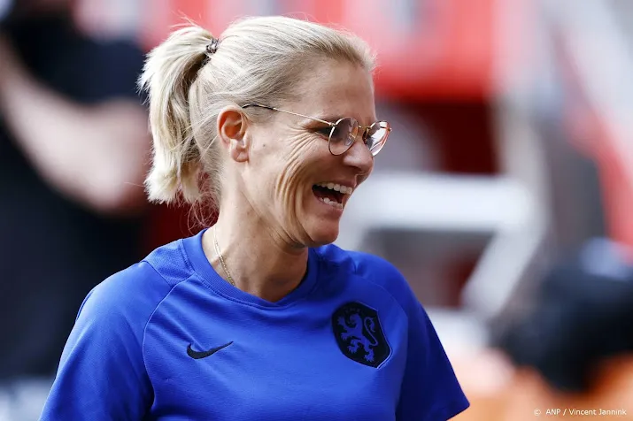 sarina wiegman bedankt fans via advertentie in het ad