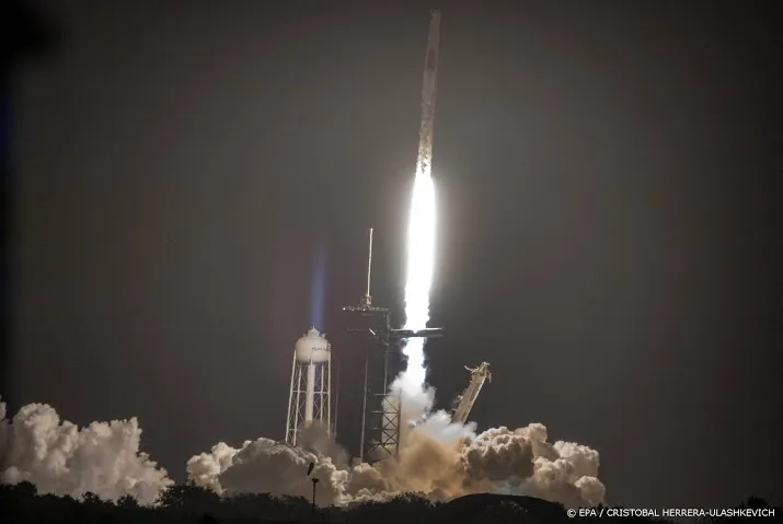 satellieten spacex mogelijk in lagere baan om de aarde