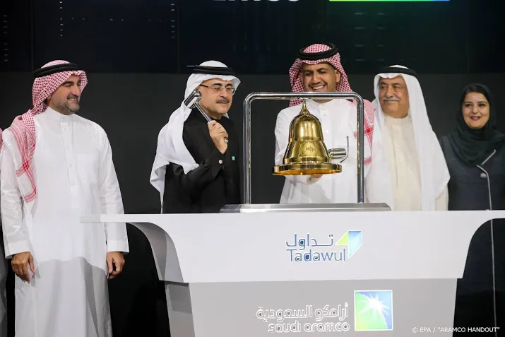 saudi aramco rondt kaap 2000 miljard dollar