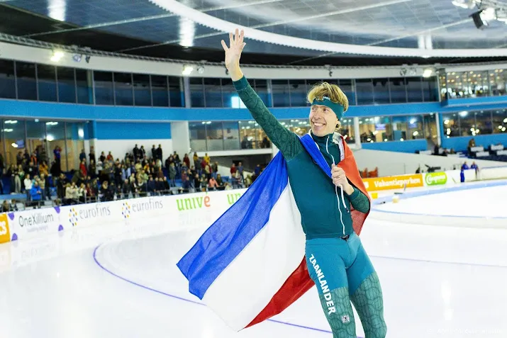 schaatser bergsma heeft met snelle 10 000 meter titel terug