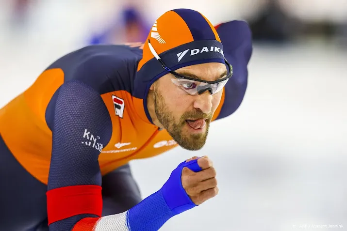 schaatser nuis bij rentree tweede op 1500 meter zege voor howe
