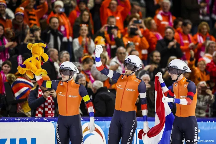 schaatsers prolongeren wereldtitel op ploegachtervolging