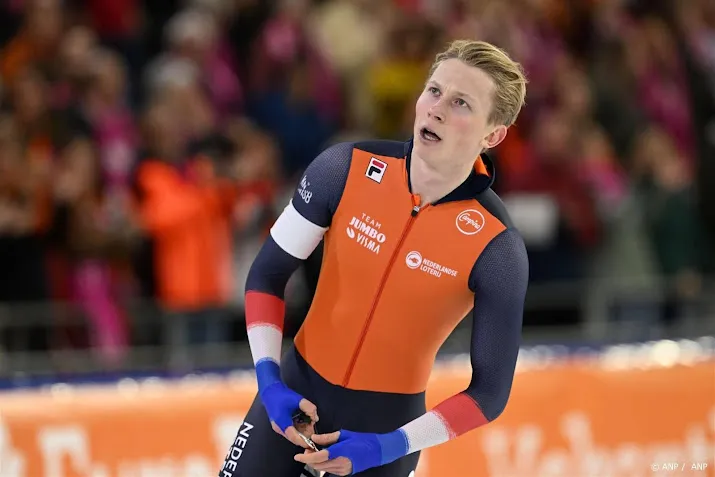 schaatsers vallen uit op teamsprint na val scheperkamp