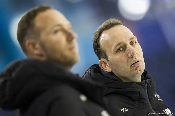 schaatsploeg iko overweegt juridische stappen tegen knsb