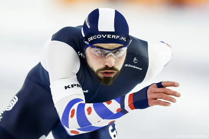 schaatsploeg team iko legt sprinter esders vast