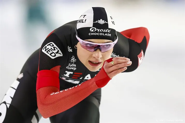 schaatsster beune net naast podium op 1500 meter in beijing