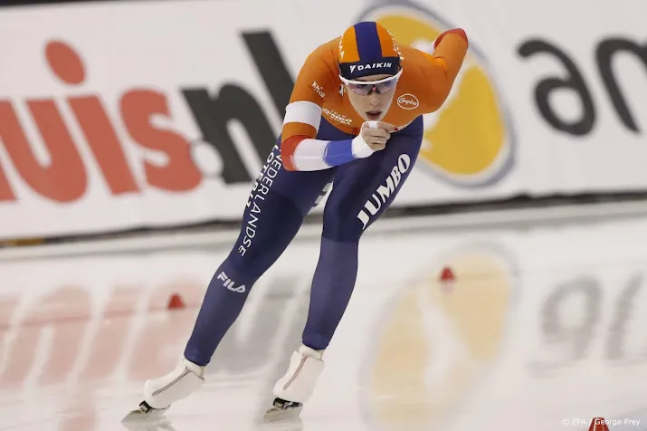 schaatsster de jong derde op 1500 meter achter snelle takagi