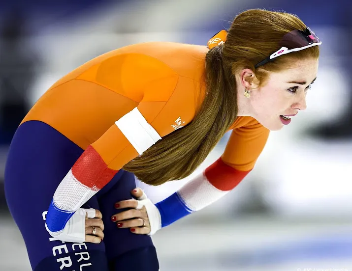 schaatsster de jong klopt wust op ek en verovert titel 1500 meter