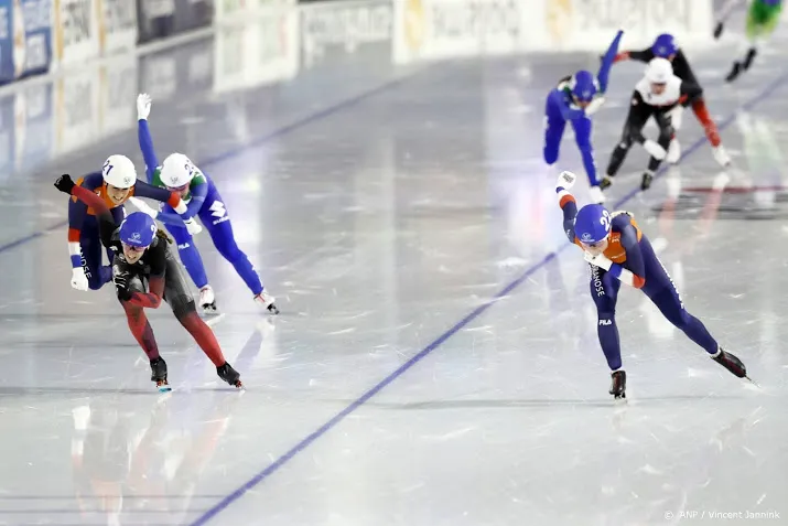 schaatsster groenewoud pakt wk goud op massastart brons schouten