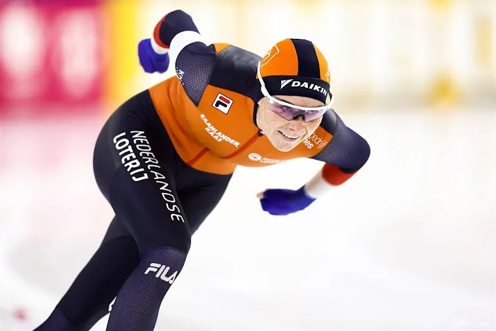 schaatsster groenewoud tweede achter sablikova op 5000 meter
