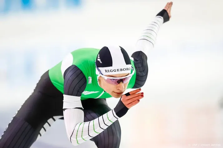 schaatsster kok deelt tik uit aan leerdam op eerste 500 meter