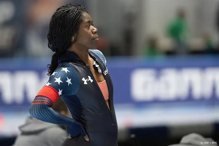 schaatsster kok naast podium op 500 meter jackson wint