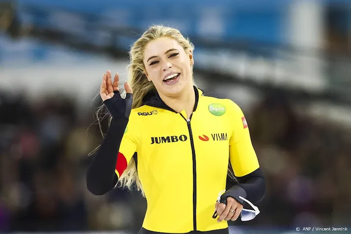 schaatsster leerdam leidt nk sprint na baanrecord op 1000 meter