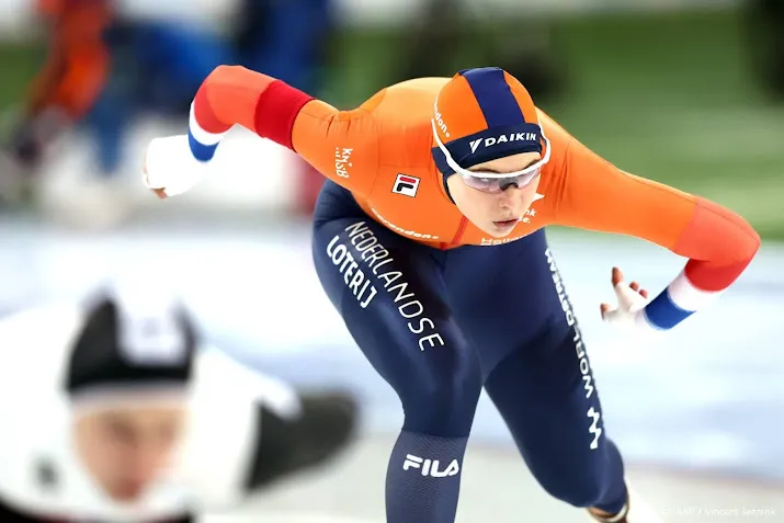 schaatsster leerdam leidt voor kok op wk sprint na eerste dag
