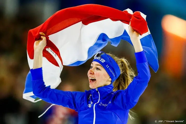 schaatsster visser wint ook 5000 m op nk afstanden