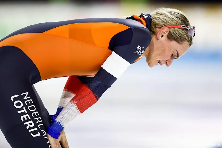 schaatsster wiklund houdt schouten van titel op 3000 meter