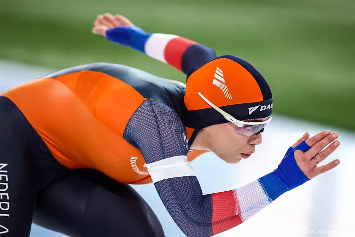 schaatssters komen in polen ten val op teamsprint