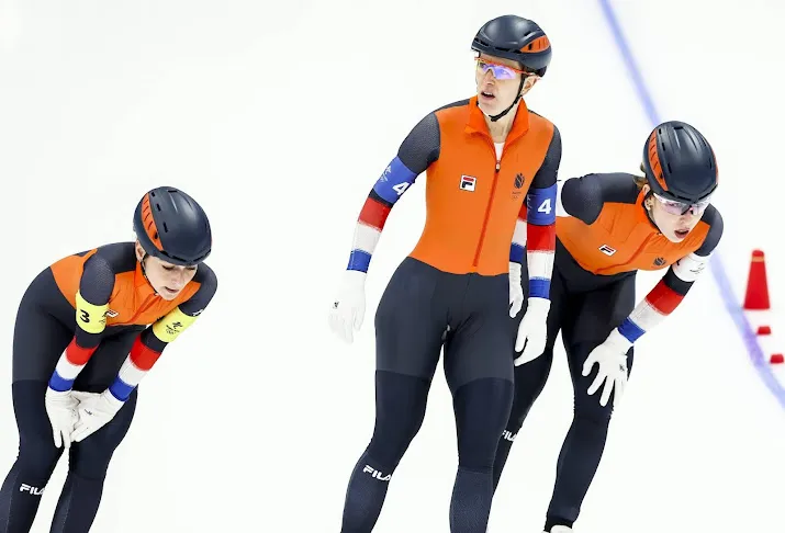 schaatssters moeizaam verder op achtervolging japan het snelst