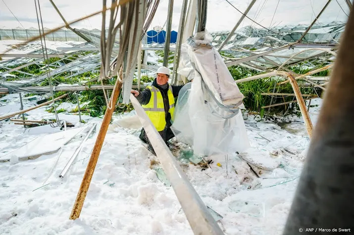 schade aan kassen door winterweer rond 40 miljoen euro