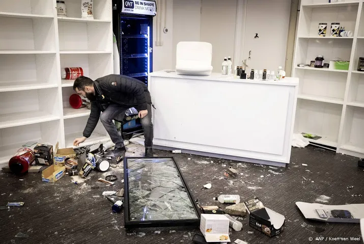 schade na rellen in rotterdam bedraagt bijna 300 000 euro