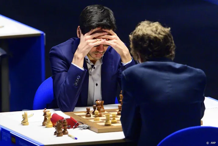 schaker giri blijft kansrijk voor winst kandidatentoernooi