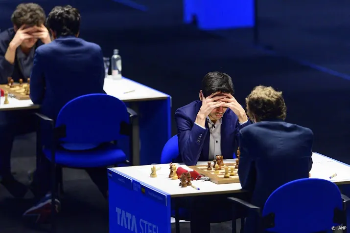 schaker giri verliest nepomniatsjtsji wint kandidatentoernooi