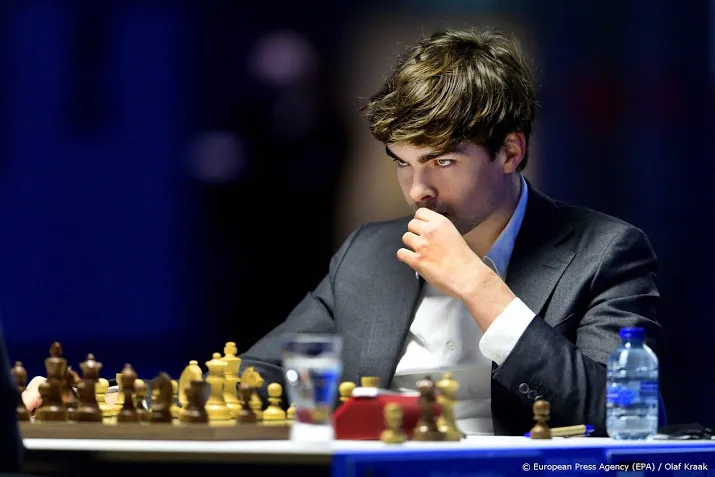 schaker van foreest stunt met nederlandse zege tata steel chess
