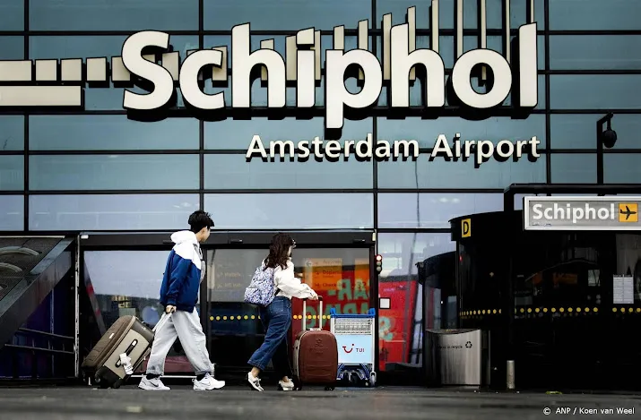 schiphol blijft vooralsnog binnen normen voor geluid en uitstoot