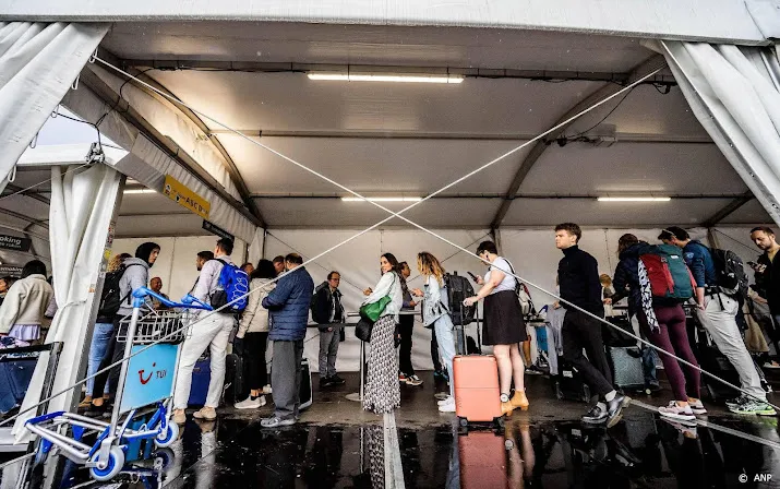 schiphol bouwt nieuwe kelder om bagagesysteem te vervangen
