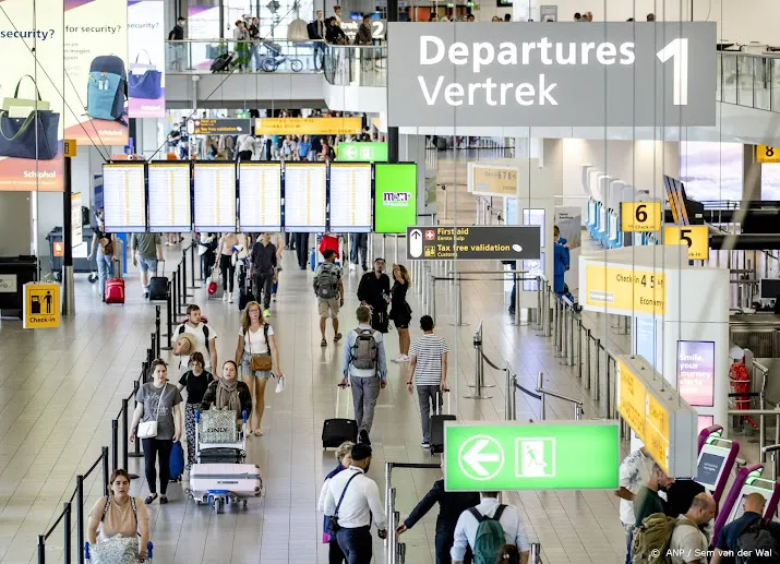 schiphol heeft het druk met handhaven vieruursregel