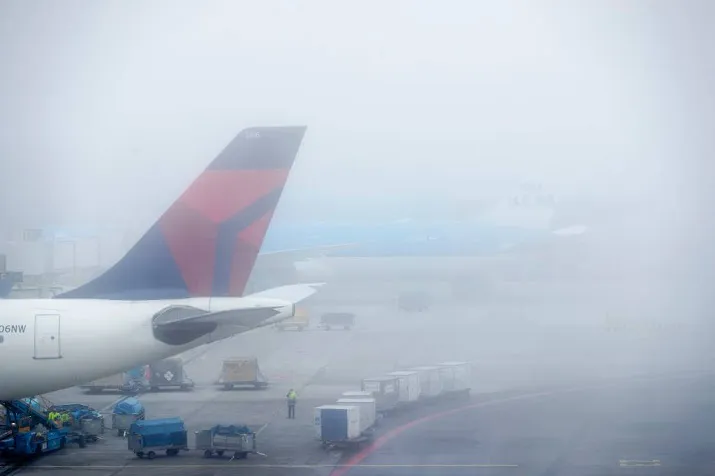 schiphol heeft opnieuw last van mist