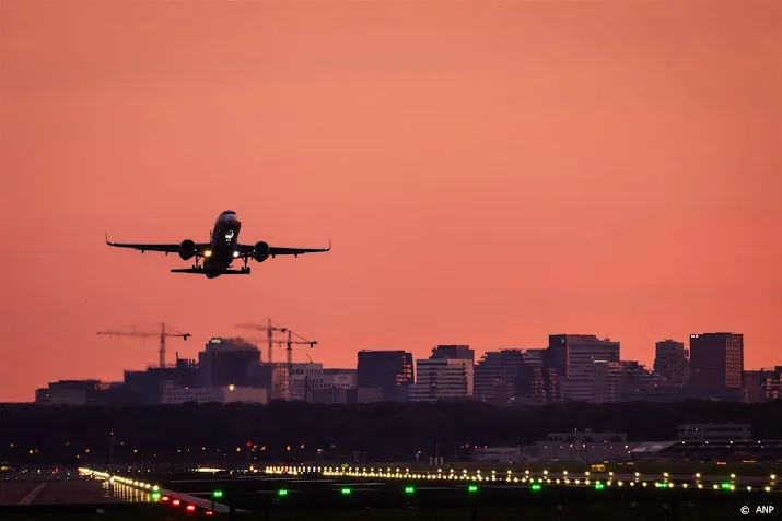 schiphol heeft weer vergunning om stikstof uit te stoten
