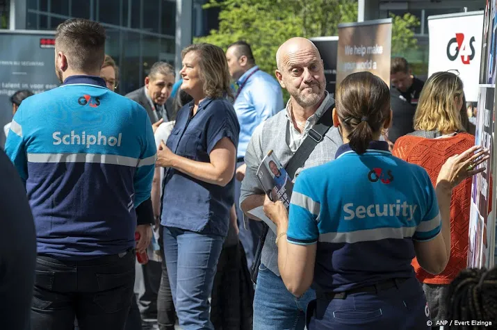 schiphol houdt weer banenmarkt voor werven personeel