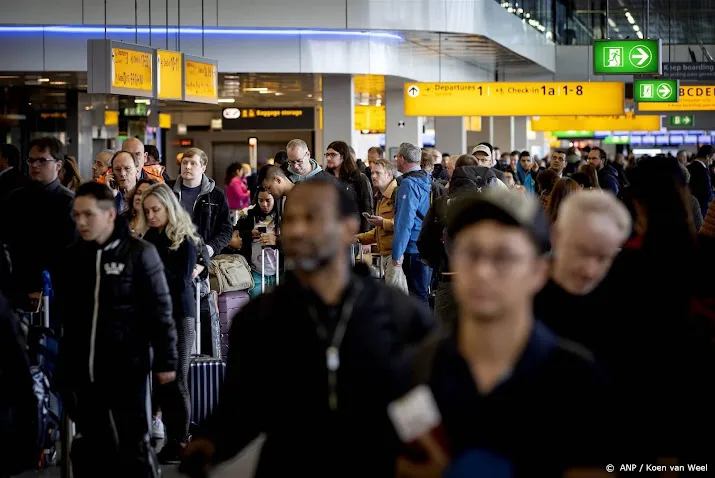 schiphol in juni ruim 56 miljoen passagiers verwelkomd