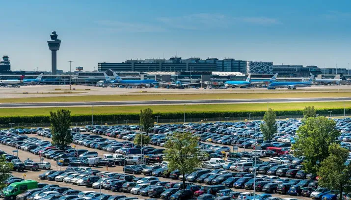 schiphol kan helemaal niet verder groeien
