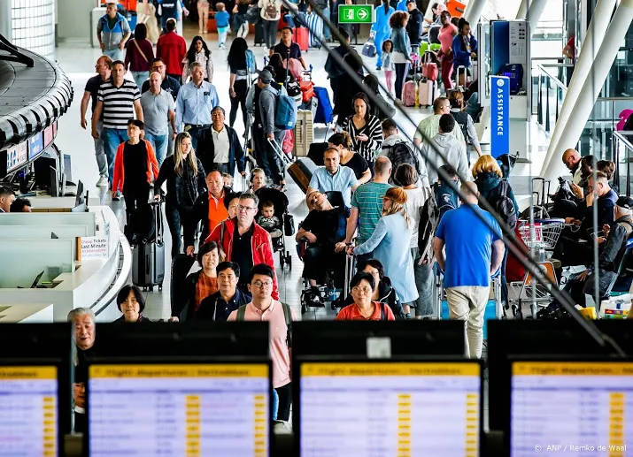 schiphol klaar voor zomerdrukte