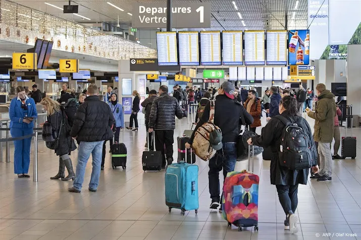 schiphol na maart weer zonder maximumaantal vertrekkende reizigers