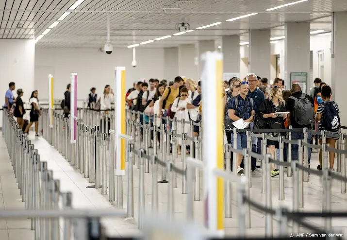 schiphol situatie zondag stuk beter dan zaterdag