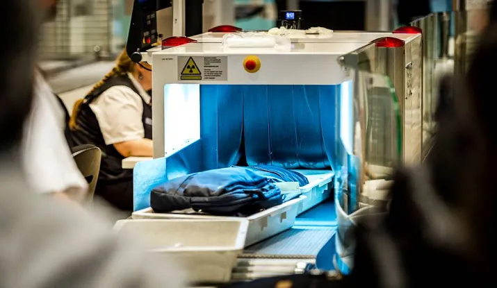 schiphol sleept fnv voor rechter om staking