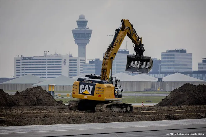 schiphol verwacht deze zomer geen problemen door dichte baan