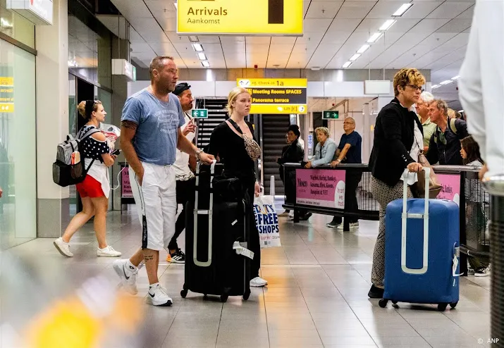 schiphol verwerkt flink meer reizigers en spreekt van keerpunt