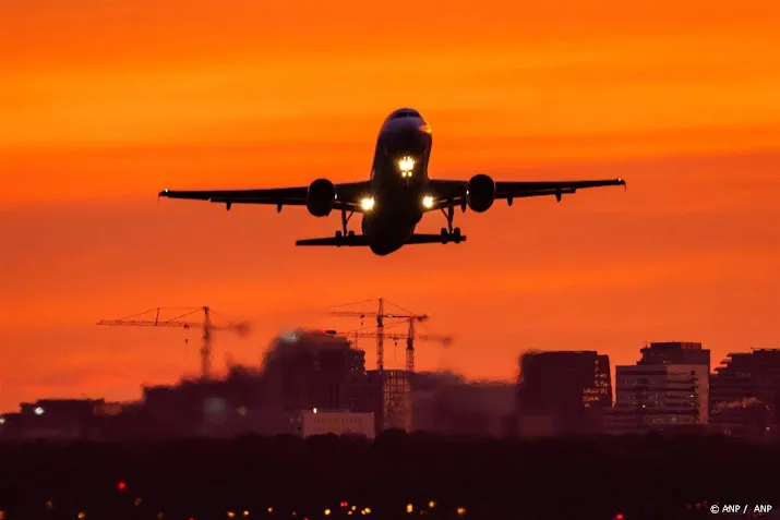 schiphol verwerkte vorig jaar bijna 442 000 vluchten