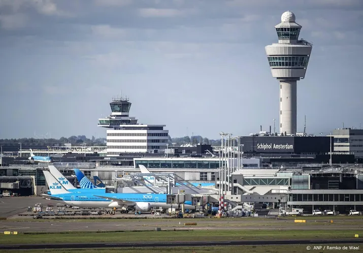 schiphol waarschuwt voor vertraagde vluchten wegens sneeuw